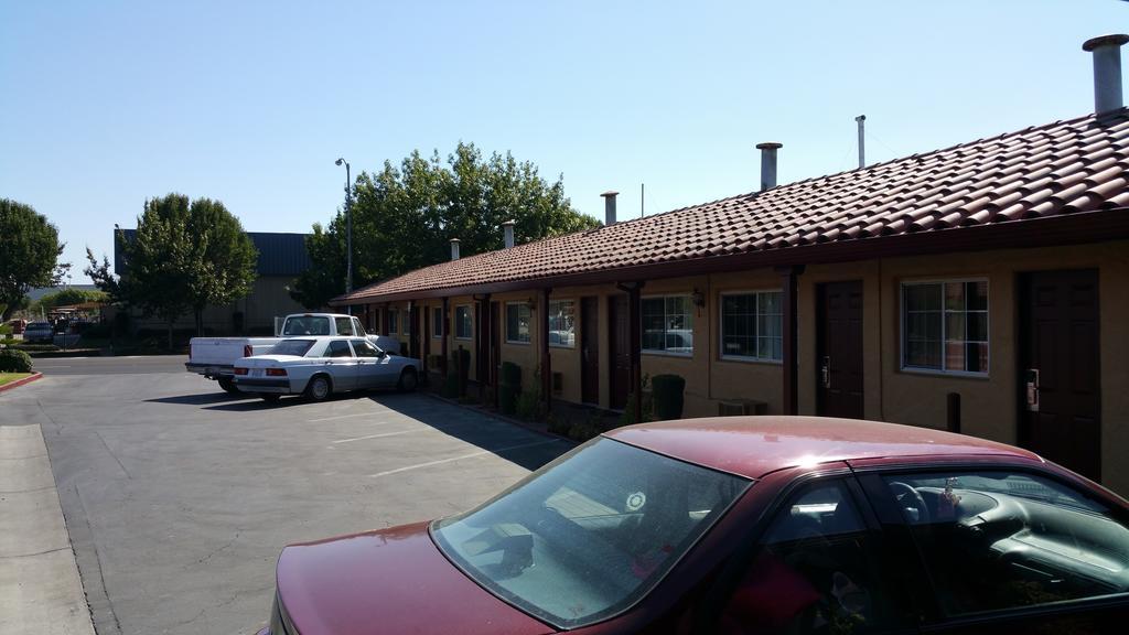 Slumber Motel Merced Exterior photo